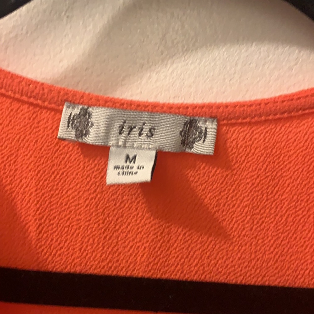 Tops - Picture 5 of 6